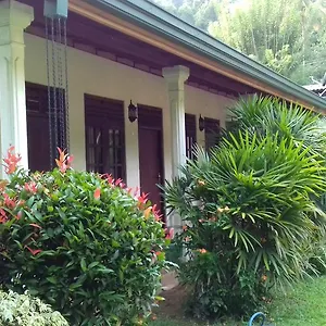 Leaf Holiday Resort Guest house