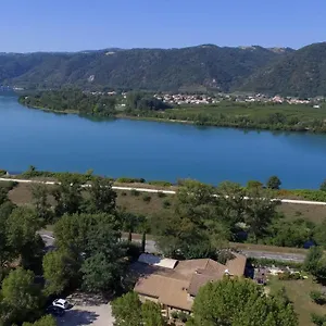https://auberge-du-golf.hotels-rhonealpes.com